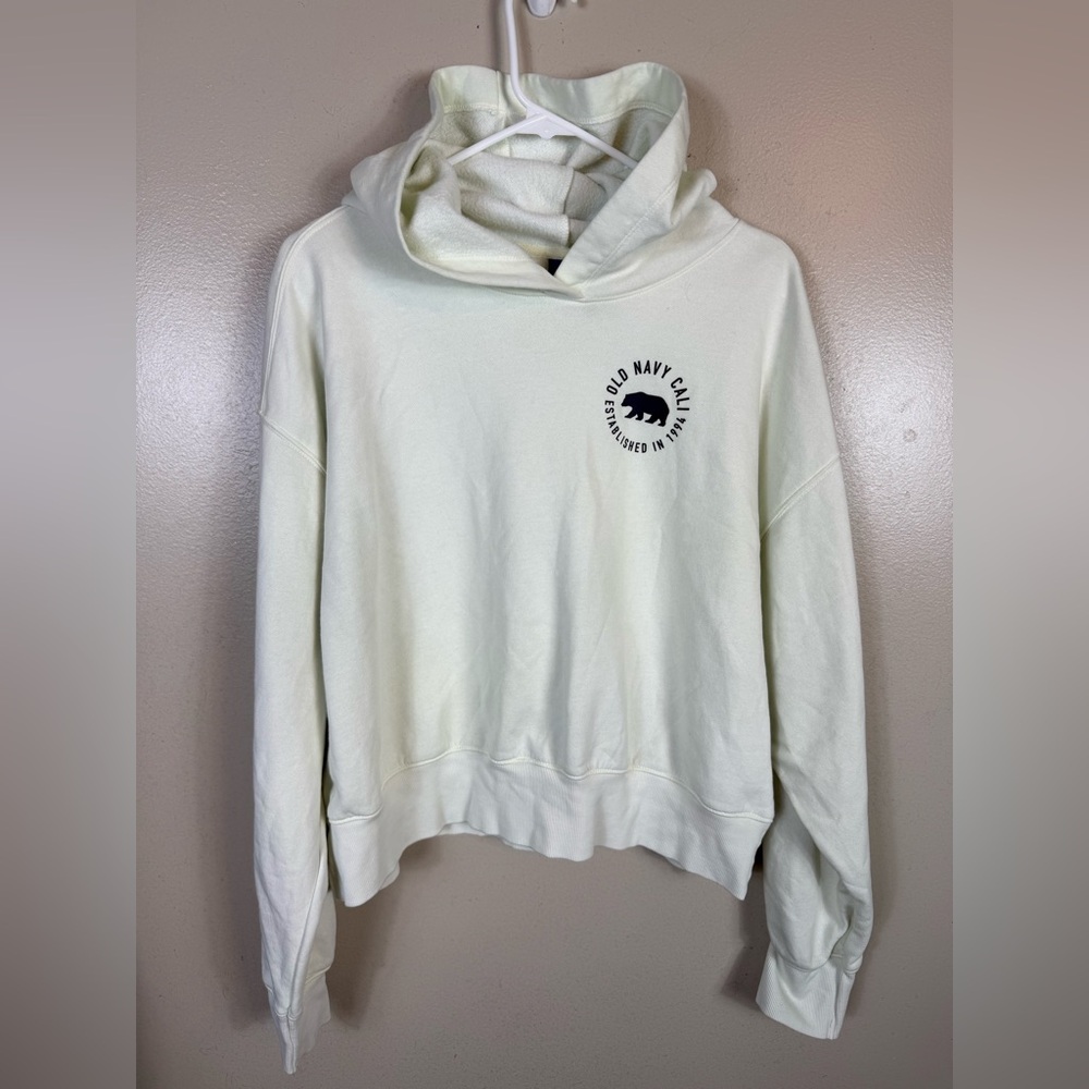 Old Navy Womens Cropped Bear Hoodie Sweatshirt Sea Salt Large‎ Casual Graphic